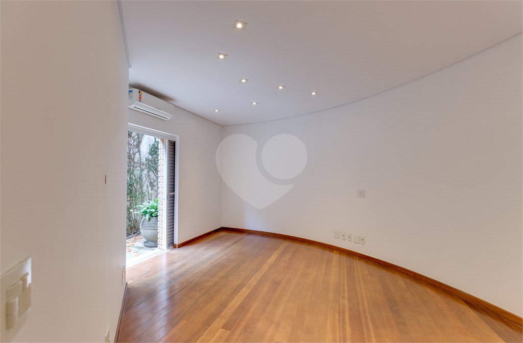 Casa Térrea à venda com 3 quartos, sendo 1 suíte, em Granja Julieta, São Paulo, SP
