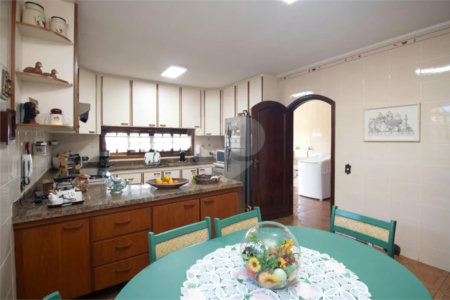 Casa à venda com 4 suítes em Vila Medeiros, São Paulo, SP