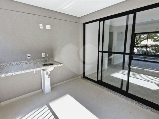 Apartamento à venda com 3 quartos, sendo 2 suítes,  em Brooklin, São Paulo, SP