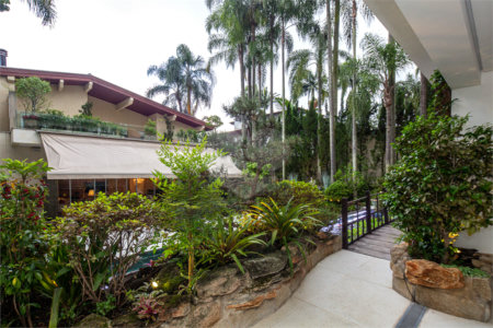 Casa à venda com 5 suítes em Jardim Cordeiro, São Paulo, SP