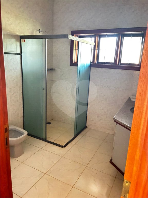 Sobrado para alugar com 4 quartos, sendo 2 suítes,  no Centro, Três Lagoas, MS