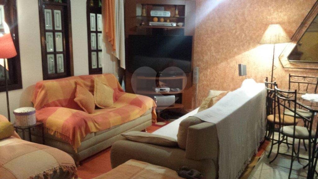 Casa à venda com 3 quartos, sendo 1 suíte, no condomínio Jardim das Pedras, São Paulo - SP