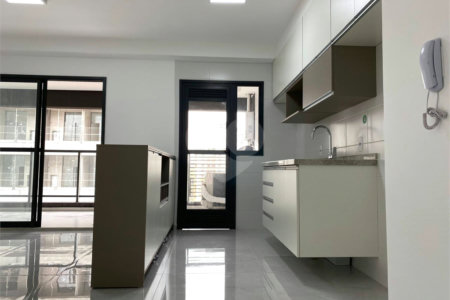 Apartamento à venda com 2 quartos, sendo 1 suíte,  em Jardim das Acácias, São Paulo, SP