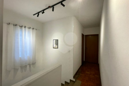 Sobrado à venda com 3 quartos em Quinta da Paineira, São Paulo, SP