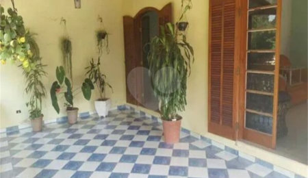 Sobrado à venda com 3 quartos, sendo 1 suíte,  em Nova Mairinque, Mairinque, SP