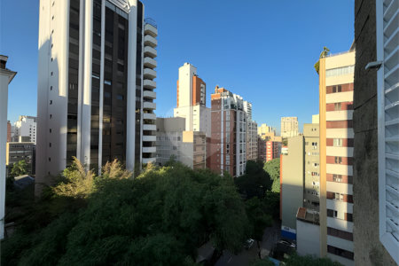 Apartamento à venda com 3 quartos, sendo 1 suíte, em Cerqueira César, São Paulo, SP