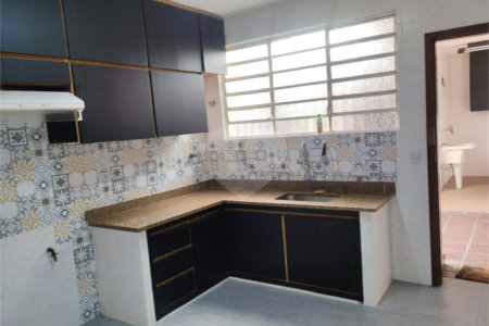 Sobrado à venda com 3 quartos, sendo 1 suíte, em Chácara Santo Antônio, São Paulo, SP