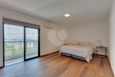 Apartamento à venda com 4 suítes em Alto da Boa Vista, São Paulo, SP