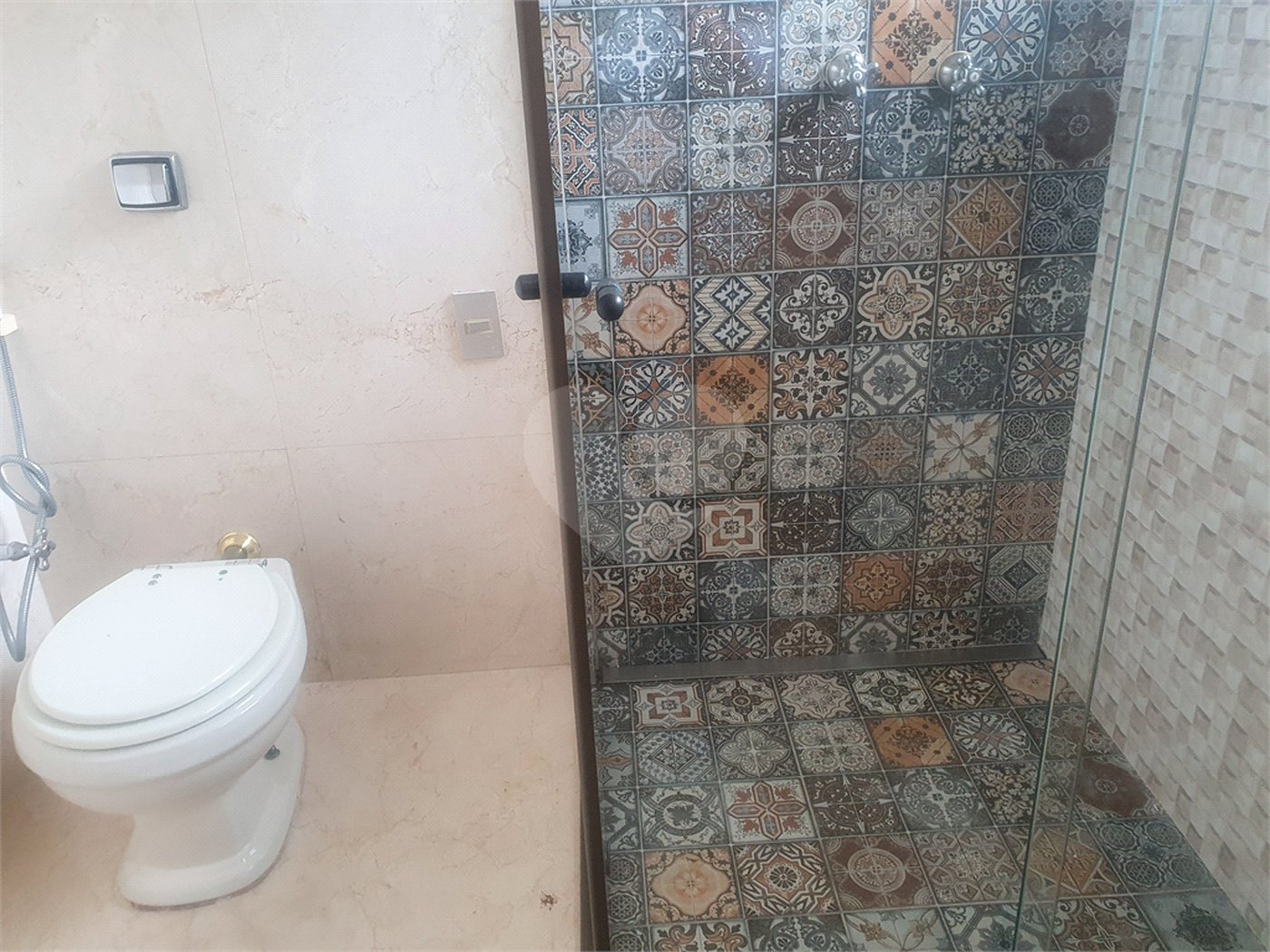 Casa à venda com 4 quartos, sendo 2 suítes,  no condomínio Lake Louise, São Paulo - SP