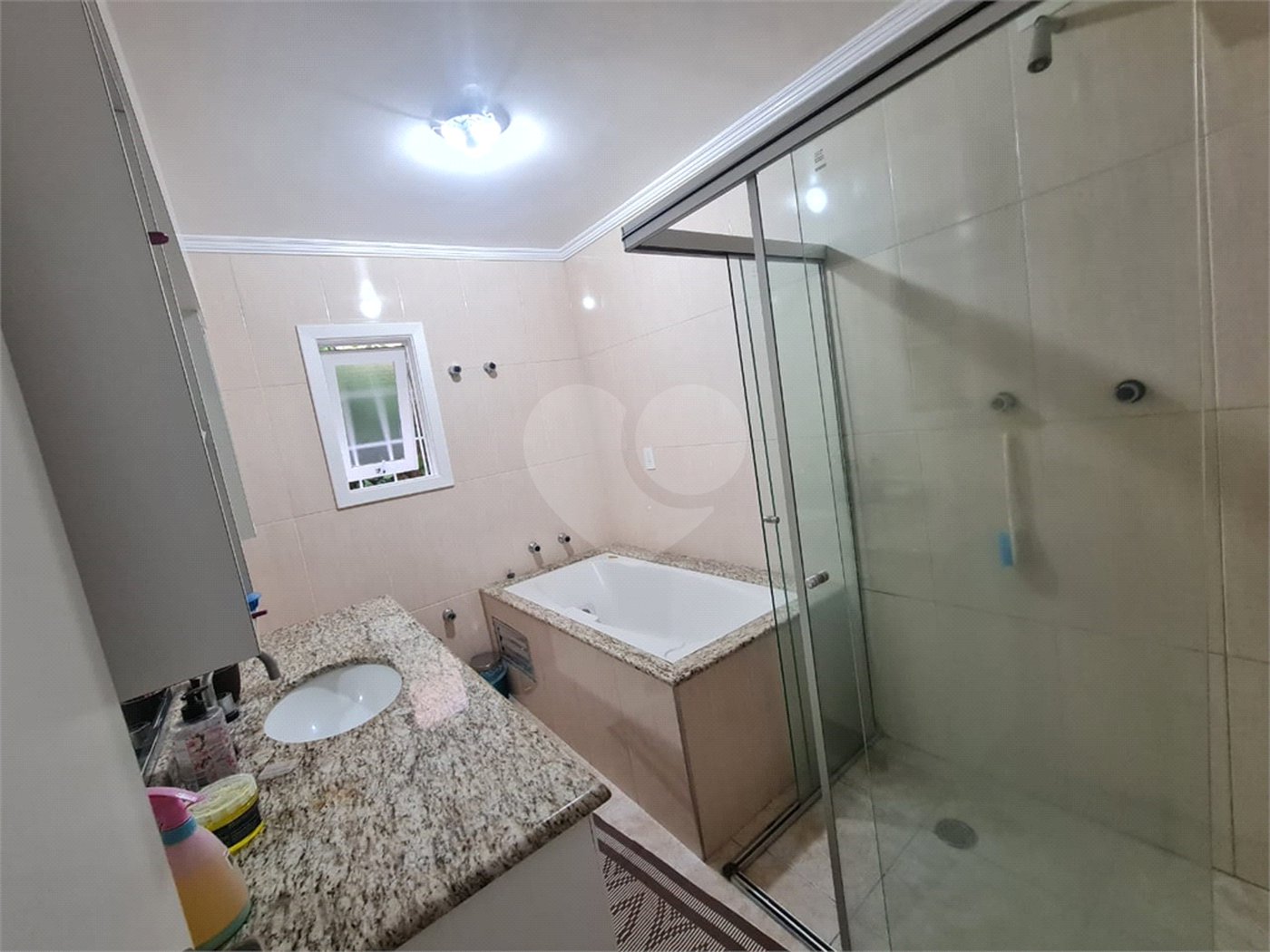 Casa Térrea à venda com 4 quartos, sendo 1 suíte, em Interlagos, São Paulo, SP