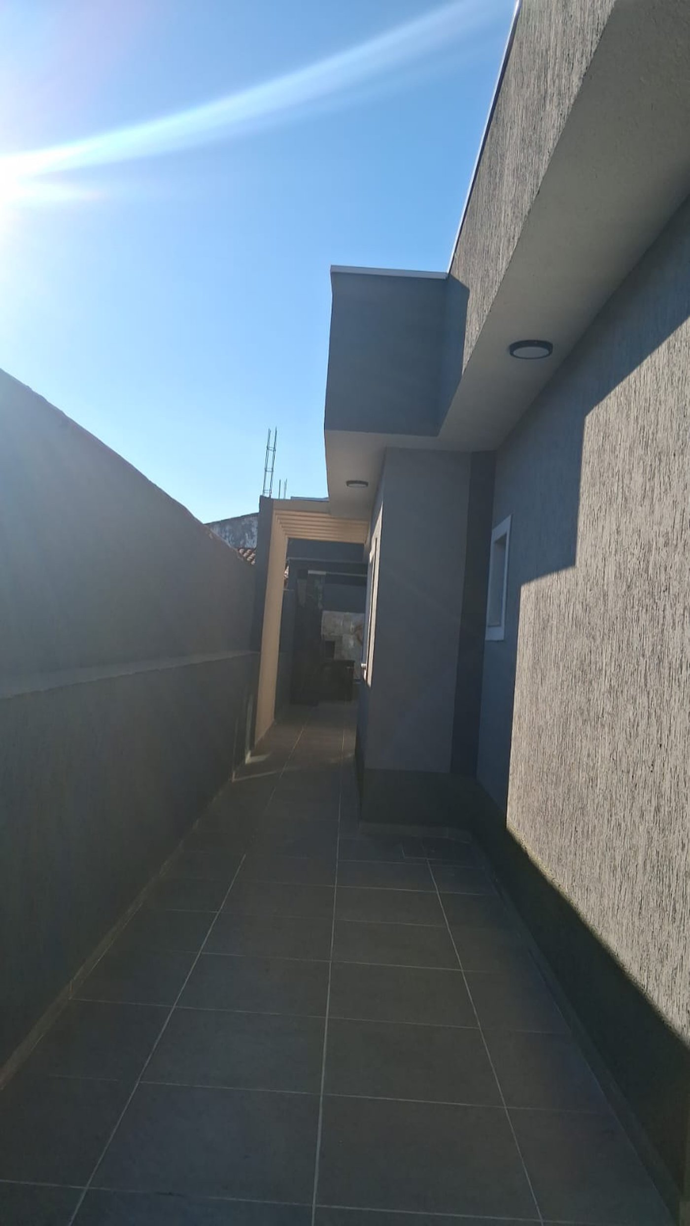 Casa à venda com piscina em Itanhaém
