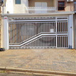 Sobrado à venda com 3 quartos, sendo 1 suíte,  em Jardim Leocádia, Sorocaba, SP