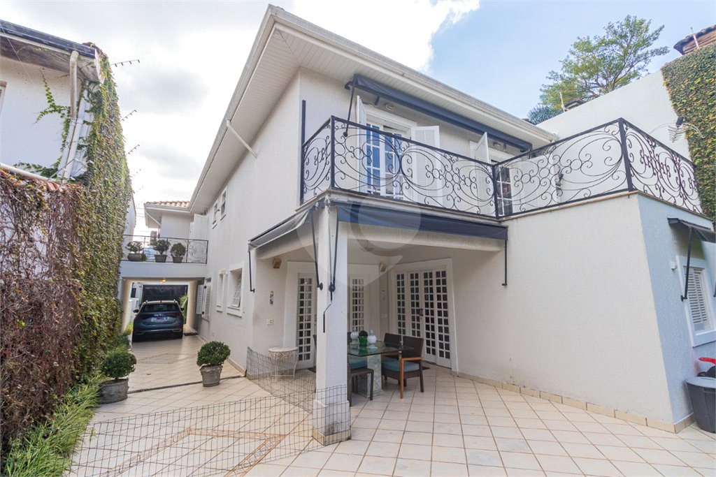 Casa à venda com 4 quartos, sendo 3 suítes, em Brooklin, São Paulo, SP