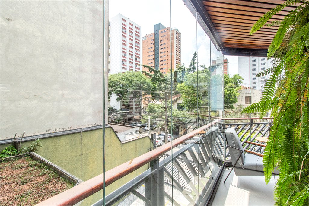 Apartamento à venda com 4 quartos, sendo 2 suítes,  em Vila Mariana, São Paulo, SP