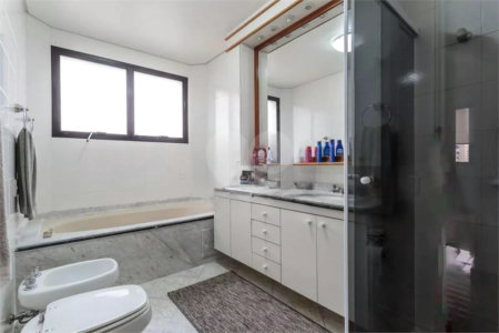 Apartamento à Venda 220m² Moema 4 Quartos