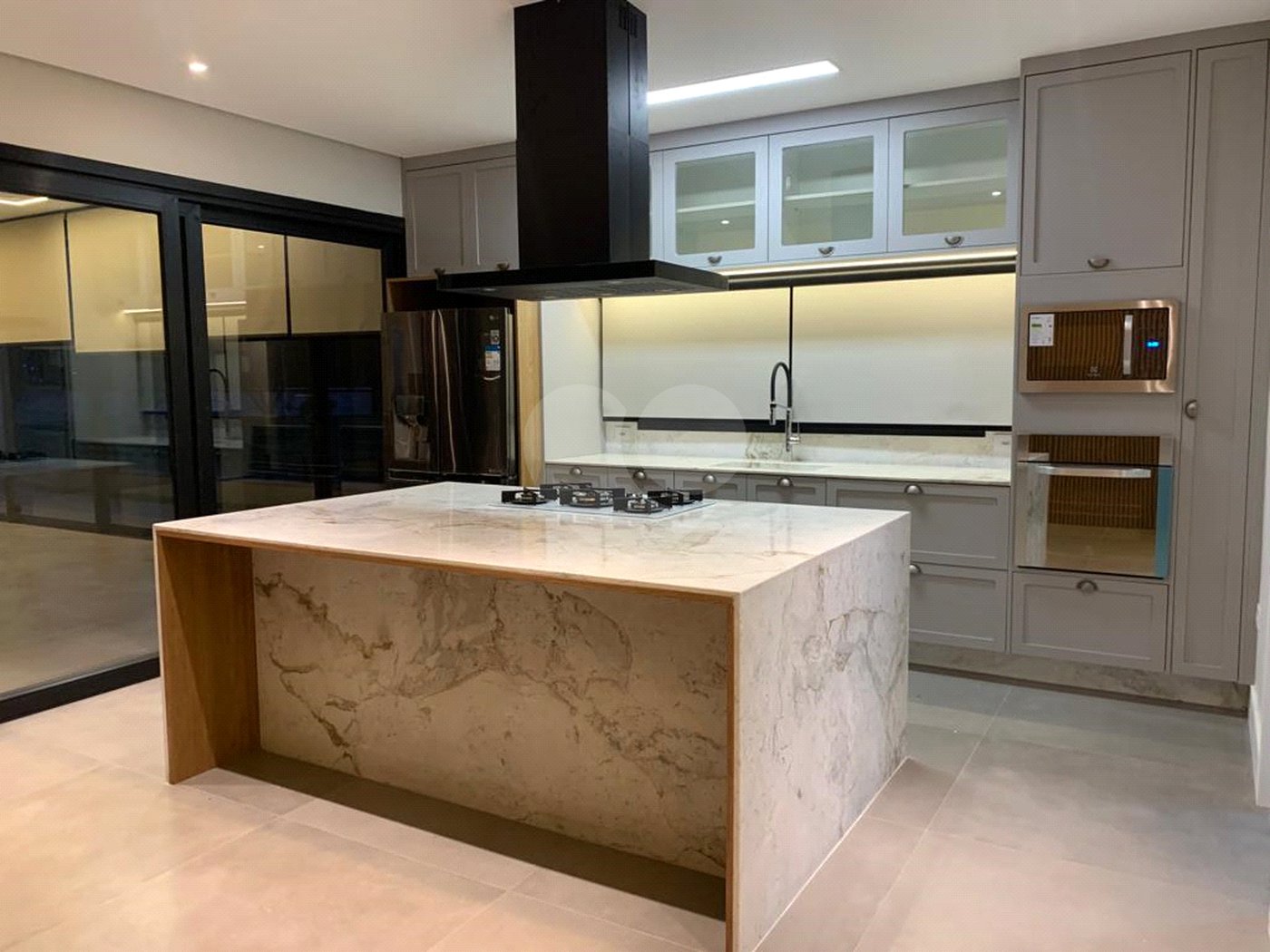Casa à venda com 3 suítes no condomínio Residencial Granville, Atibaia - SP