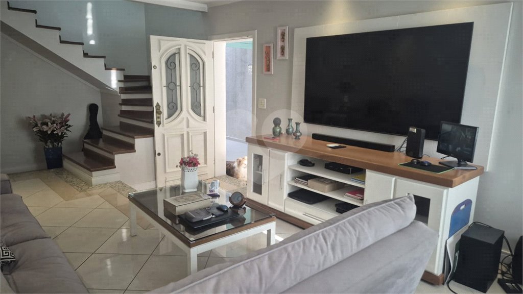 Sobrado à venda com 3 quartos, sendo 1 suíte, em Tremembé, São Paulo, SP