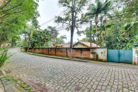 Casa à venda com 5 suítes no condomínio Chácara Flora, São Paulo - SP