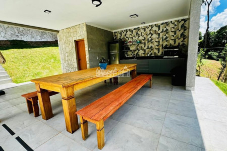 Casa à venda com 4 suítes no condomínio Portal Ouro Verde, Atibaia - SP