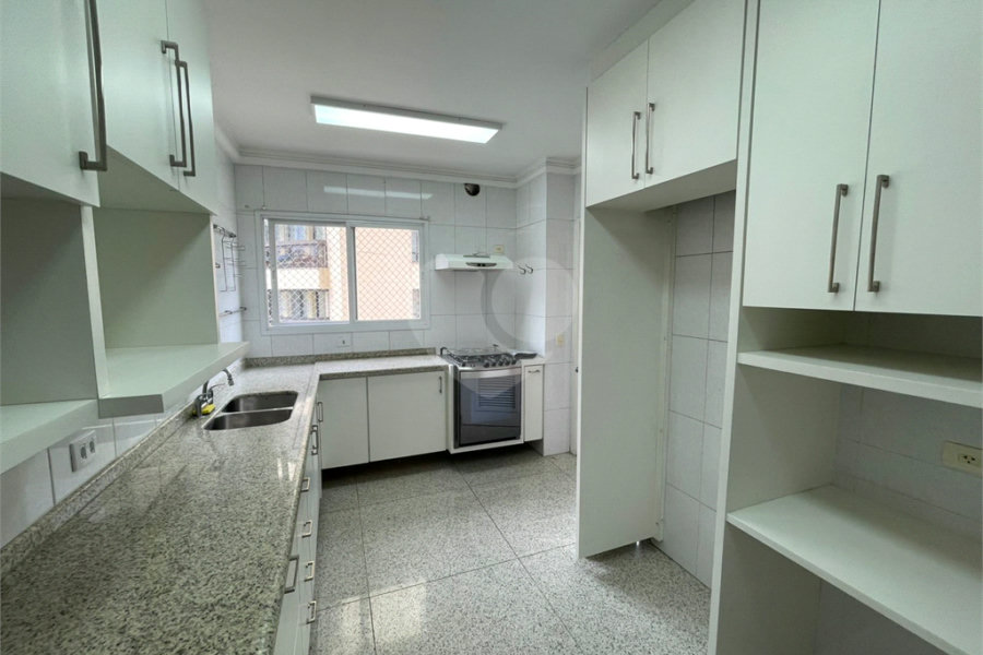 Apartamento à venda ou para alugar com 3 suítes em Morumbi, São Paulo, SP
