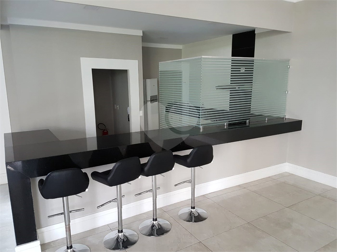 Apartamento à venda com 3 suítes em Jardim Londrina, São Paulo, SP