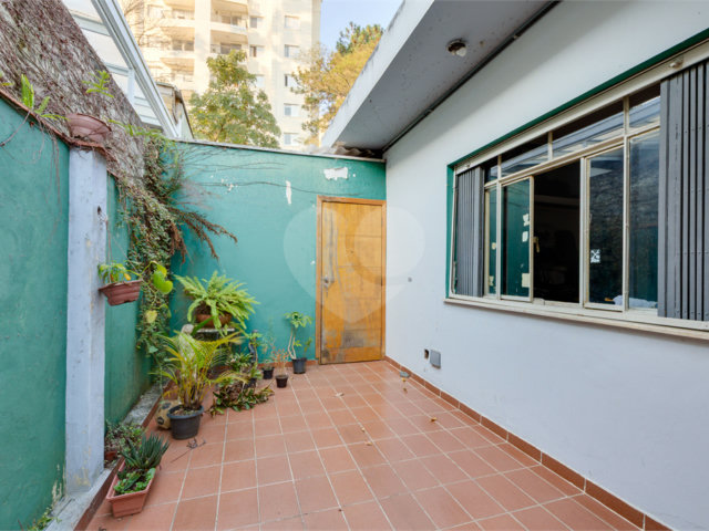 Casa à venda com 5 quartos, sendo 2 suítes,  em Alto da Boa Vista, São Paulo, SP