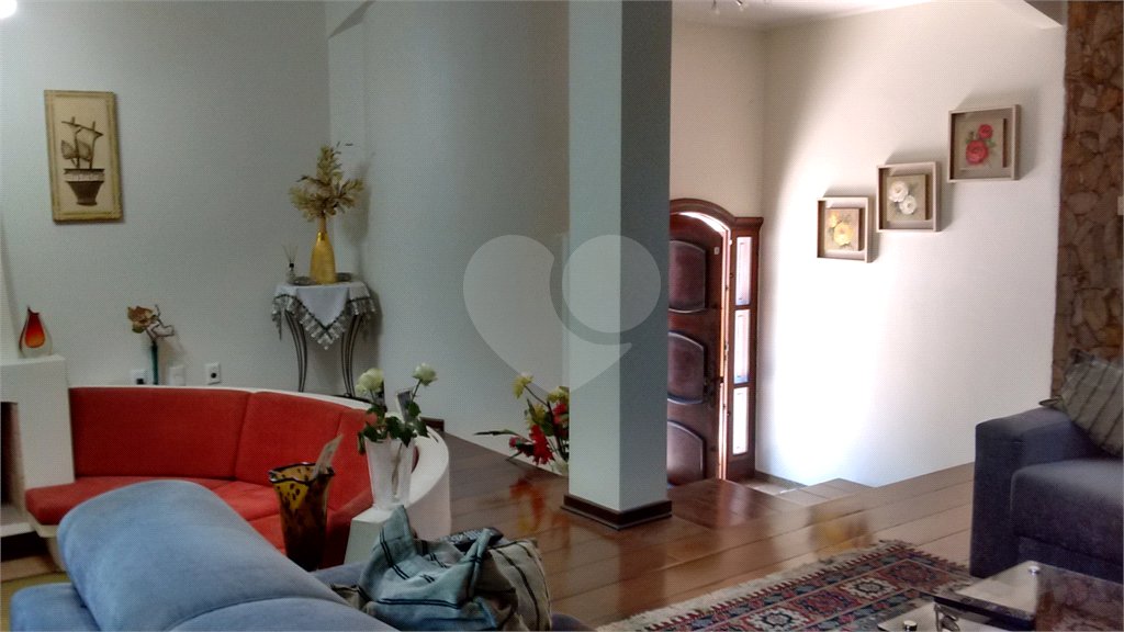Casa à venda com 5 quartos, sendo 2 suítes, em Horto Florestal, São Paulo, SP