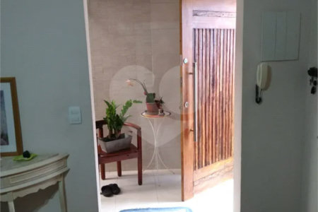 Sobrado à venda com 2 quartos, sendo 1 suíte, em Vila Gustavo, São Paulo, SP