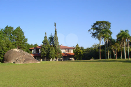 Casa à venda no Pico do Olho D'água em Mairiporã