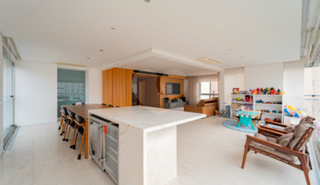 Apartamento à venda com 3 suítes em Campo Belo, São Paulo, SP