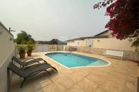 Casa à venda com 3 quartos, sendo 1 suíte, no condomínio Residencial Delle Stelle, Louveira - SP