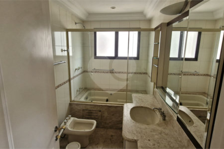 Apartamento à venda com 4 quartos, sendo 3 suítes, em Santa Cecília, São Paulo, SP