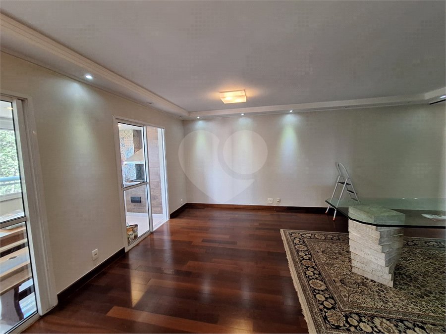 Apartamento para alugar com 3 suítes em Vila Suzana, São Paulo, SP