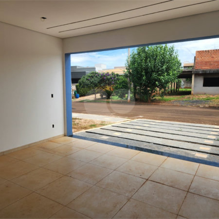 Casa à venda com 3 quartos, sendo 2 suítes, no condomínio Sollares, Araraquara - SP