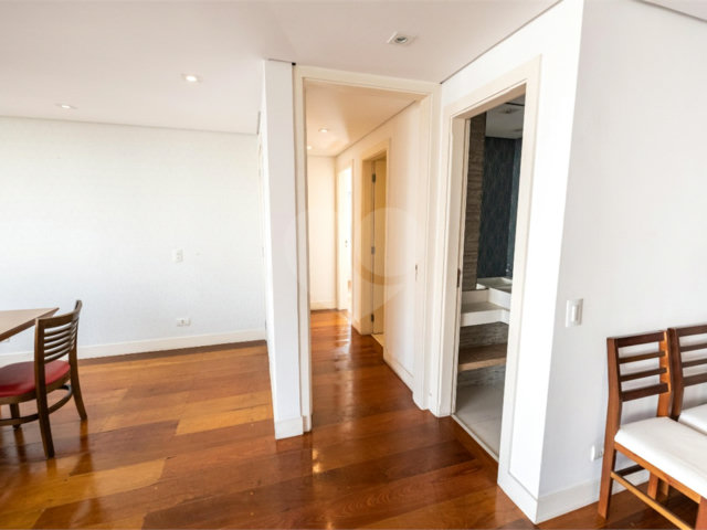 Apartamento à venda com 3 quartos, sendo 1 suíte,  em Paraíso, São Paulo, SP