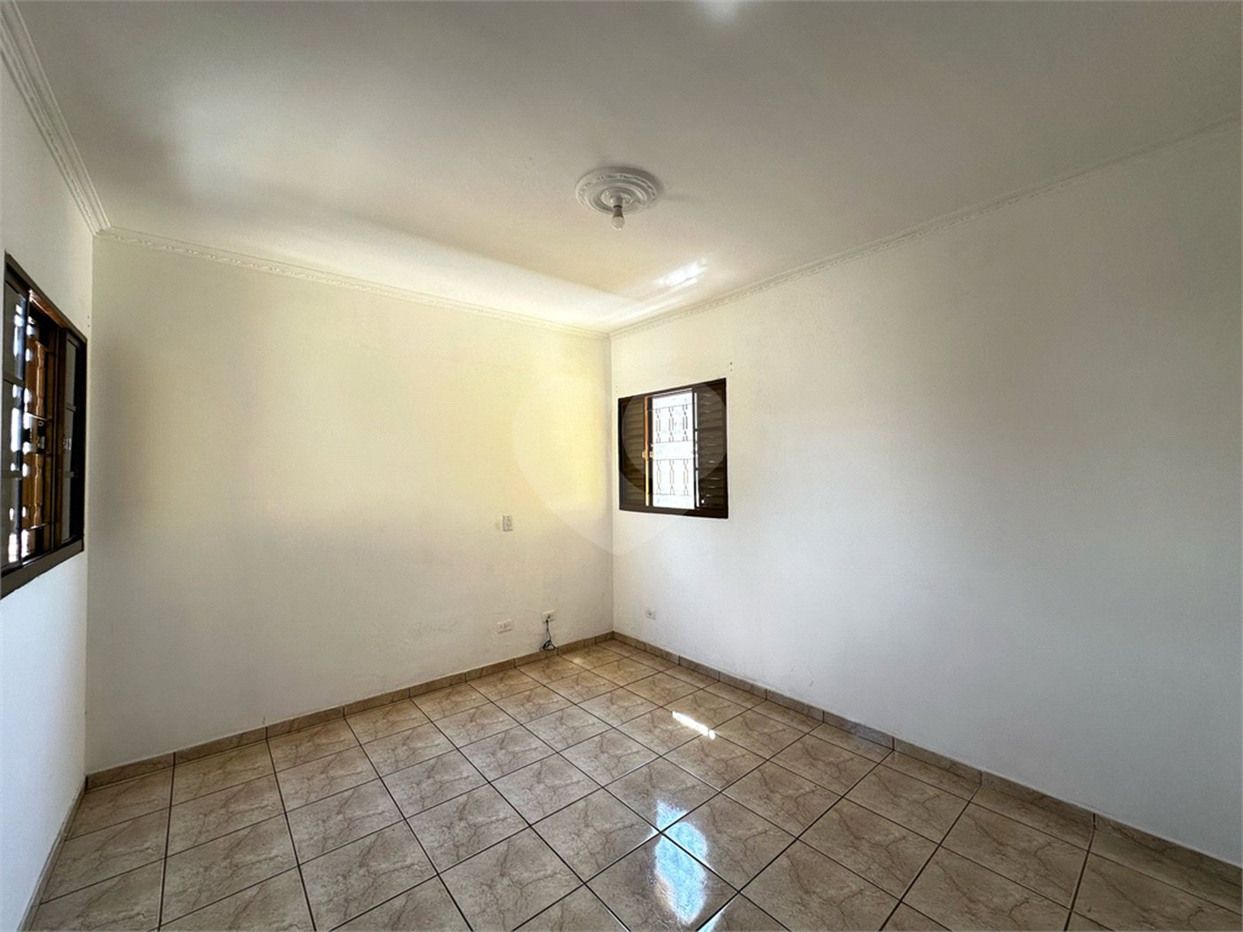 Sobrado à venda com 4 quartos, sendo 1 suíte, em Vila Amorim, Suzano, SP