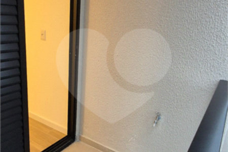 Sobrado à venda com 2 quartos, sendo 1 suíte,  em Vila Paiva, São Paulo, SP