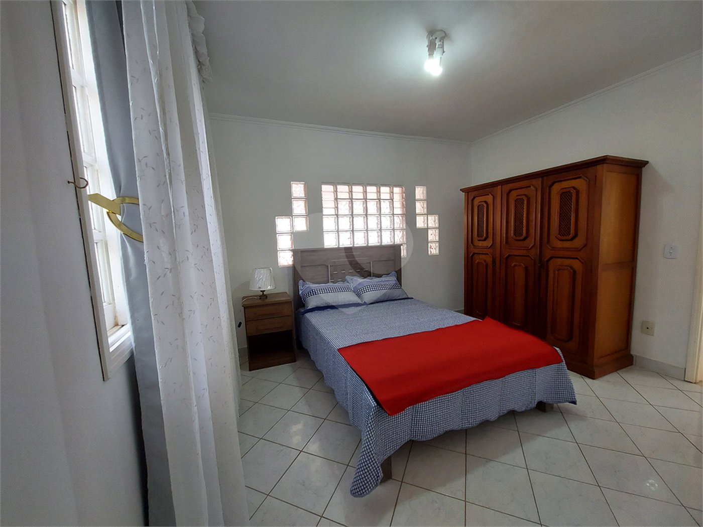 Casa à venda com 4 quartos, sendo 3 suítes, no condomínio São Joaquim, Vinhedo - SP