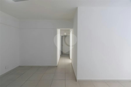 Apartamento à venda com 3 quartos, sendo 1 suíte, em Itaim Bibi, São Paulo, SP