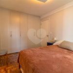 Apartamento à venda com 3 quartos, sendo 1 suíte, em Moema, São Paulo, SP