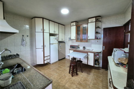Sobrado à venda com 4 quartos em Jardim Sarah, São Paulo, SP