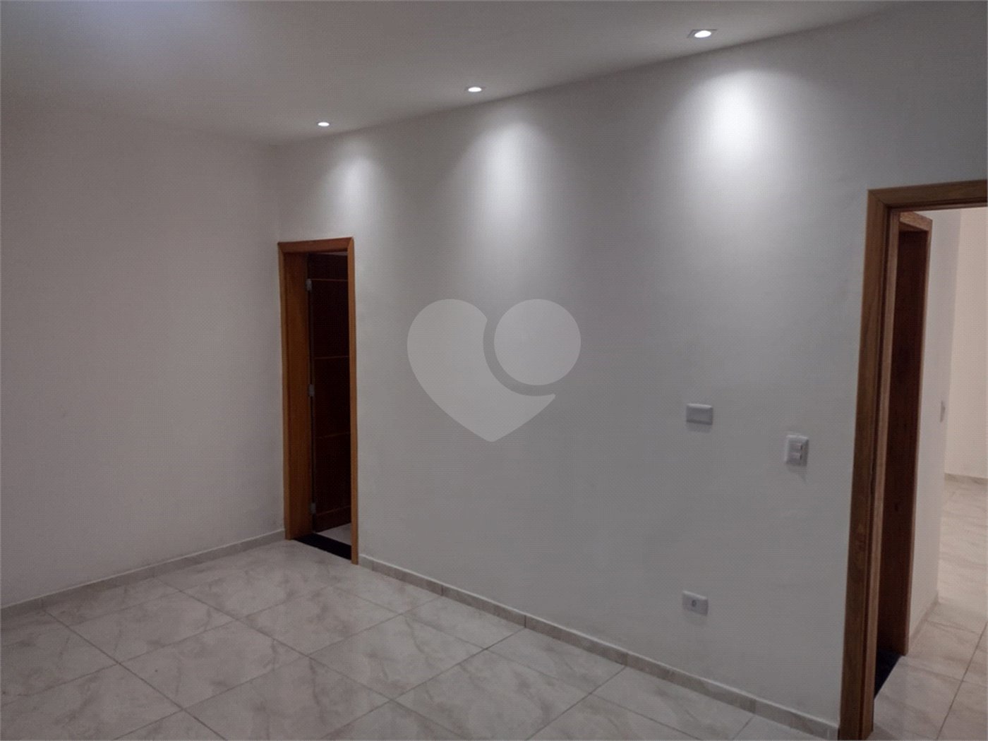 Casa Térrea à venda com 3 quartos, sendo 1 suíte, em Jardim Horto do Ipê, Itaquaquecetuba, SP