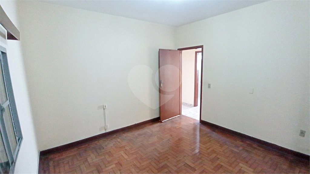 Casa à venda com 3 quartos em Vila Santana, Valinhos, SP