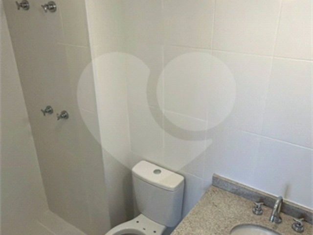 Apartamento à venda com 3 quartos, sendo 1 suíte,  em Alto da Boa Vista, São Paulo, SP