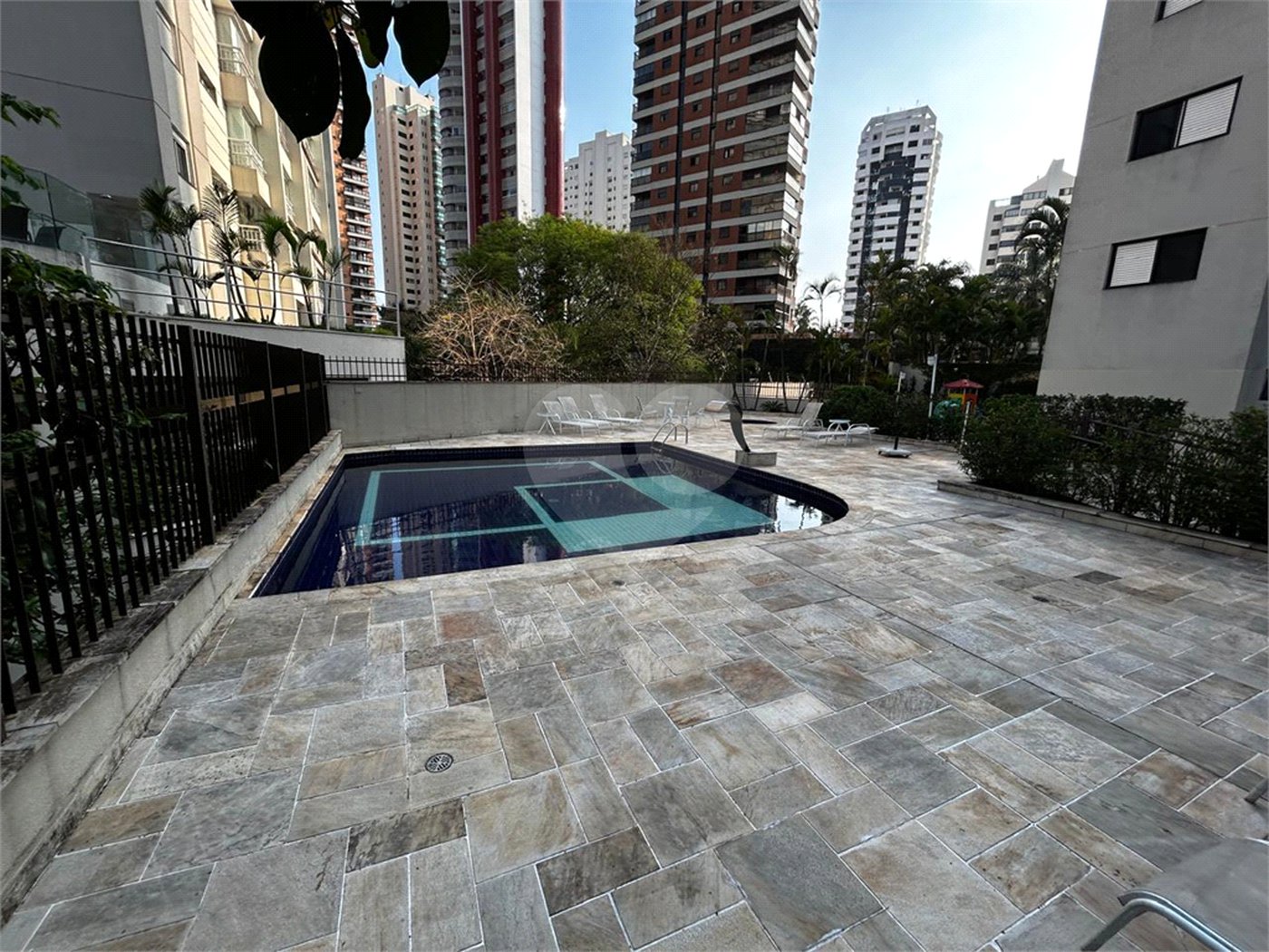 Apartamento à venda com 3 quartos, sendo 1 suíte,  em Vila Andrade, São Paulo, SP