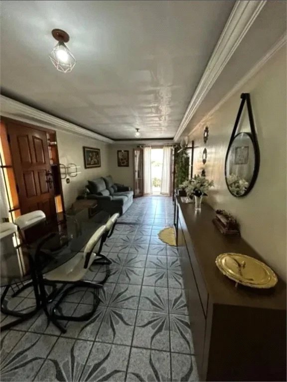 Sobrado à venda com 3 quartos, sendo 1 suíte,  em Jardim Ester, São Paulo, SP