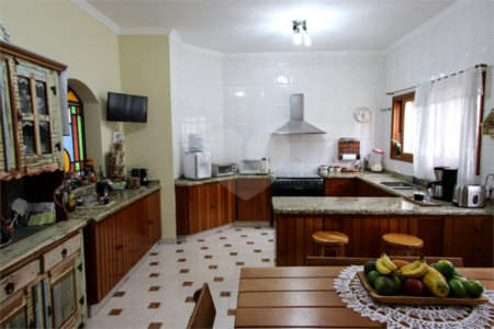 Casa à venda ou para alugar com 3 suítes em Vila Petrópolis, Atibaia, SP