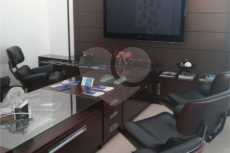 Sala comercial á venda com 78m² no Centro de Guaurlhos