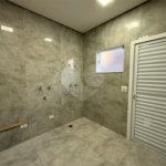 Casa alto padrão condomínio fechado em Atibaia com 4 suítes e ampla área de lazer, espaço gourmet, piscina, 6 vagas garagem