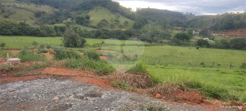 Terrenos de 300 metros em condomínio fechado e prontos para construir na região de Atibaia